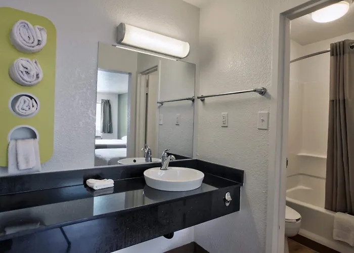 Hotel 6-tallahassee, Fl - Downtown Tallahassee