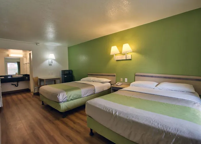 Hotel 6-tallahassee, Fl - Downtown