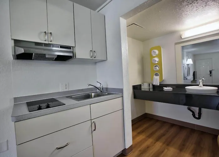 6-tallahassee, Fl - Downtown Hotel