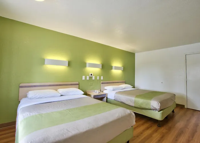 Hotel 6-tallahassee, Fl - Downtown
