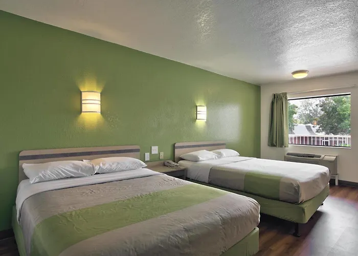 Hotel 6-tallahassee, Fl - Downtown